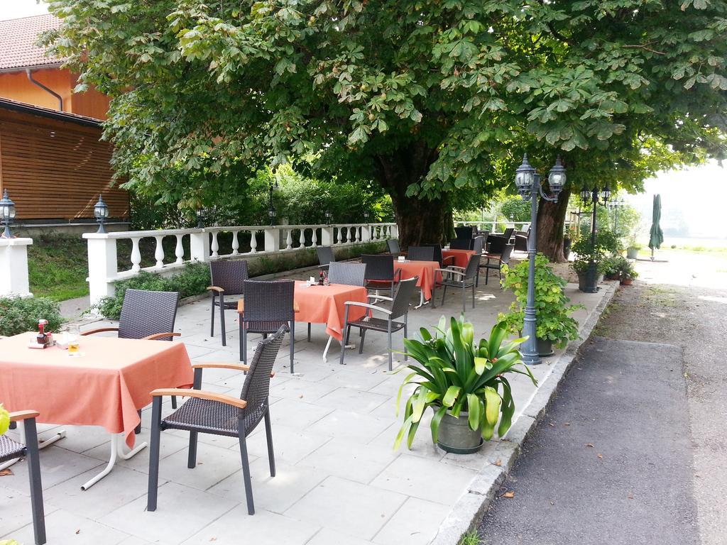 Seewirt Zell am Moos Exterior photo
